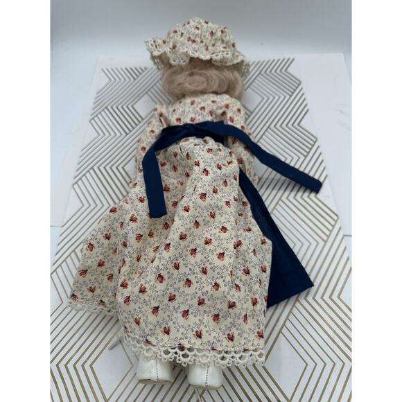 Vintage Effanbee Storybook Series Iowa Doll 12 Inch Vinyl Doll - Picture 7 of 7